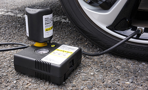 パンクを応急修理する際のイメージ